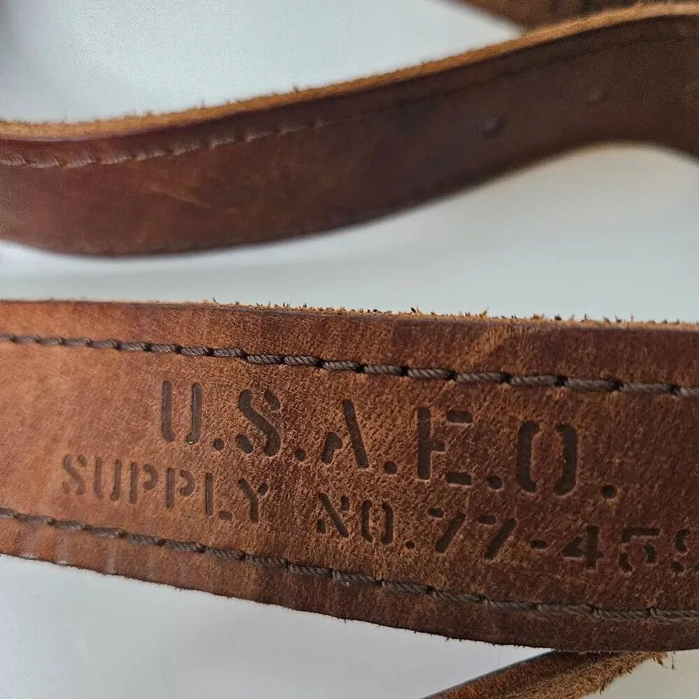 American Eagle mens leather belt,  brown. 32.